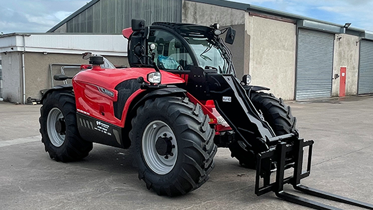 UV3917_MANITOU_MLT635-130PS+_FRONT_RHS_WEB