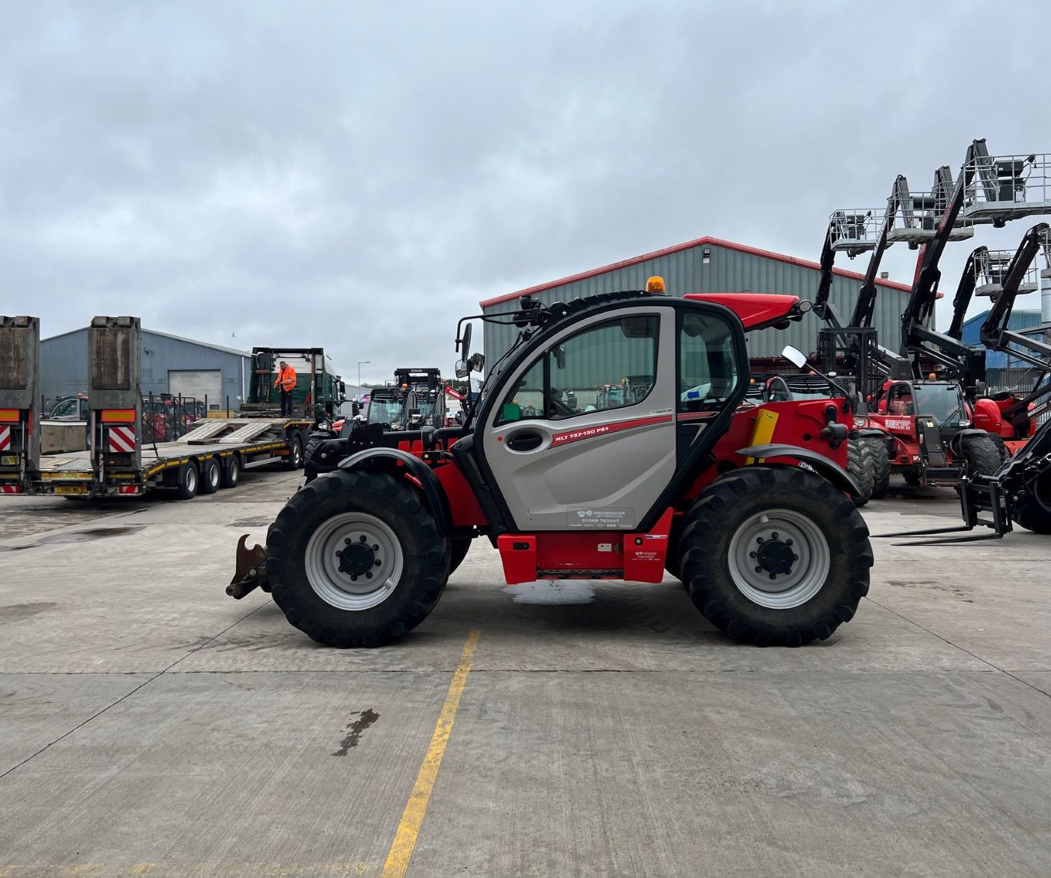 UV4004_MANITOU_MLT737-130PS+_LHS